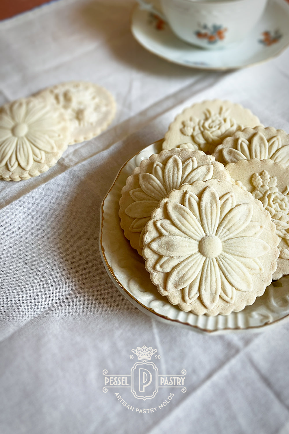 Classic Daisy Springerle Mold